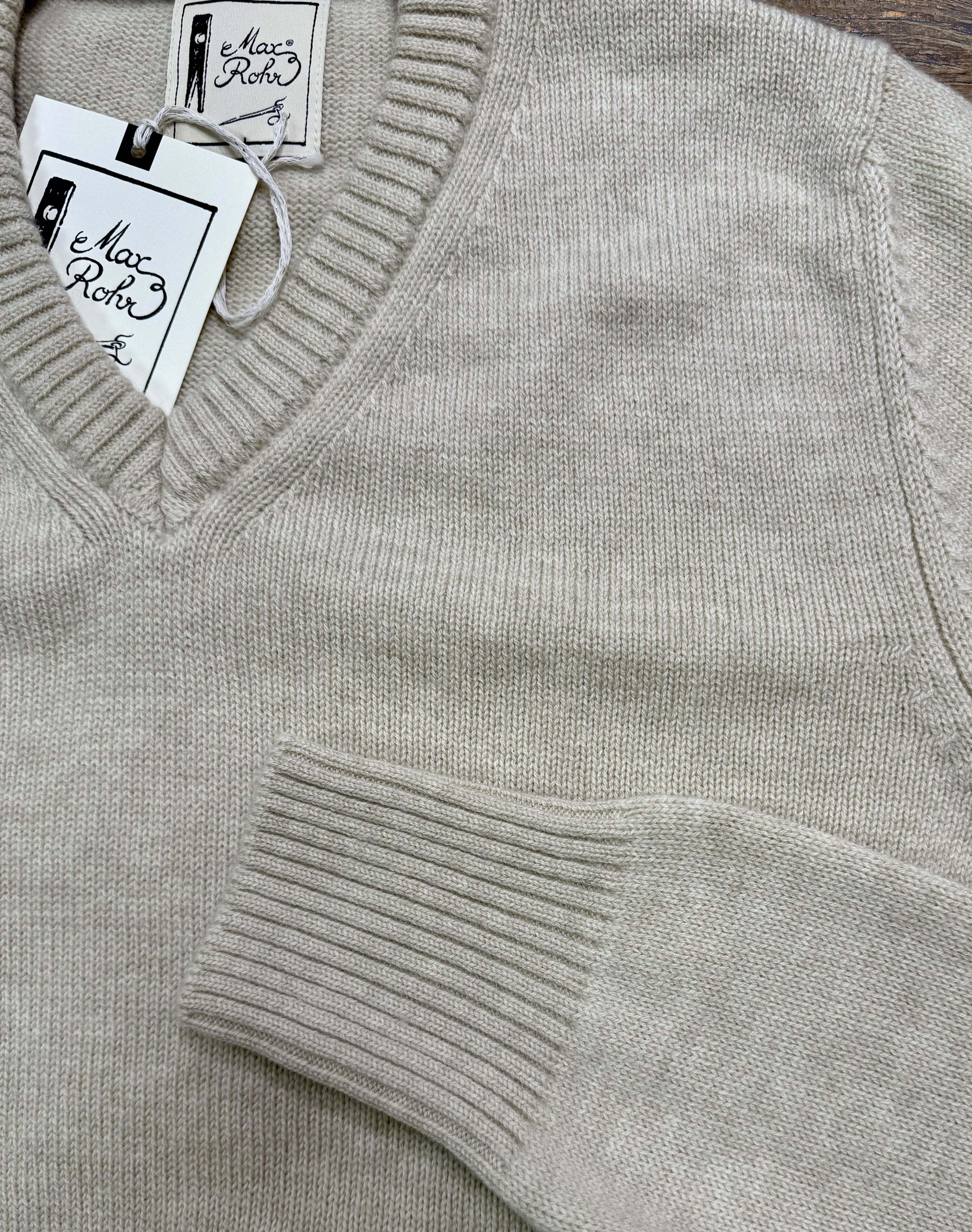 V-Neck Offwhite Sweatshirt Max Rohr (MAGLIFICIO GRP)
